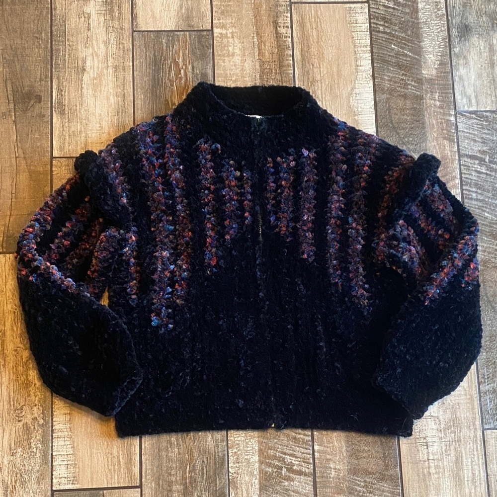 Cee exclusive for Rader’s vintage Women’s Plush Textured zipper front Sweater